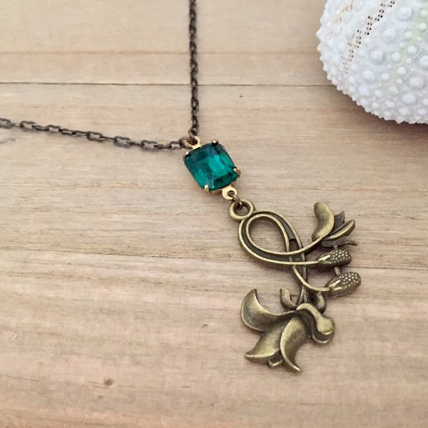 Collier Edith d'inspiration Art Nouveau avec cabochon verre vintage Emerald