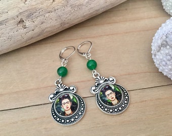 Brincos Tala, inspirados na Art Déco, com uma pérola cabochão ou de pedra semipreciosa em brincos de prata 925.