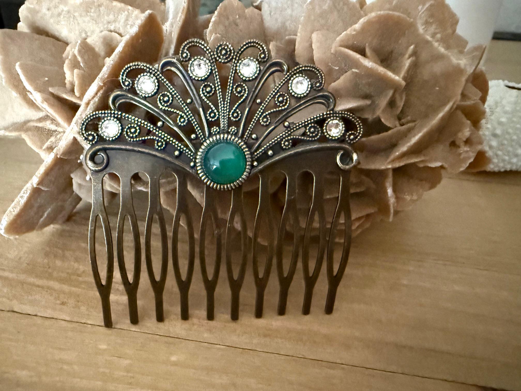 Philippa Art Deco inspired hair comb featuring gemstone cabochon with small Swarovski crystal cabochons