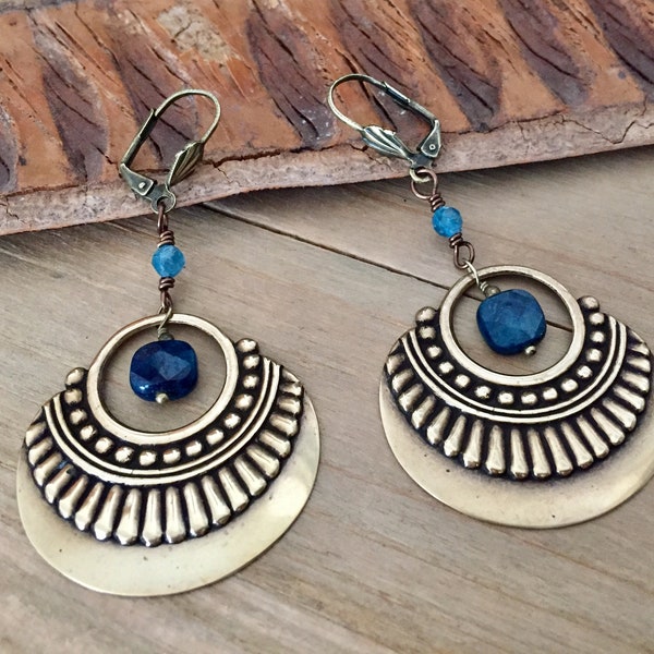 Boucles d'oreilles Dakota, d'inspiration Art Déco en laiton vieilli et apatite