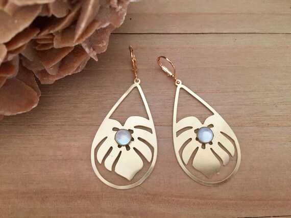 Monstera Fine Gold Earrings Featuring Garnet or Mop Cabochon and