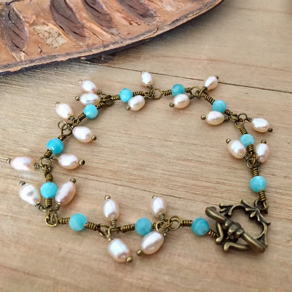 Bracelet en amazonite ou cornaline et laiton vieilli avec des perles de culture