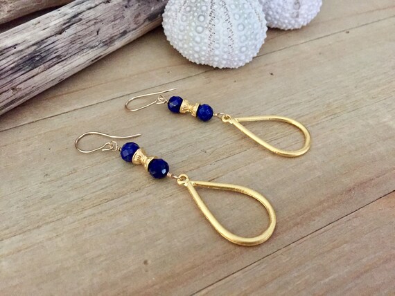 Adela de Gold Filled Earrings Featuring Lapis Lazuli With Artisan