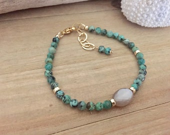 Superbe bracelet en pierre de lune café et turquoise africaine avec des apprêts en gold filled 14k