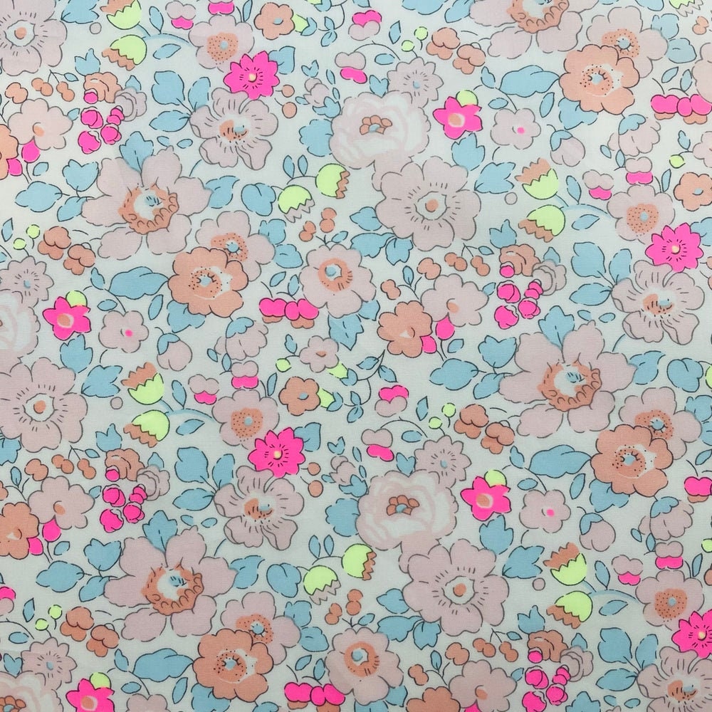 ✰せかいボックス様８点✰Libertyネオンフェリシテ&Betsyバーバパパ Liberty, Liberty Fabric, Liberty BETSY, Liberty Betsy Fabric