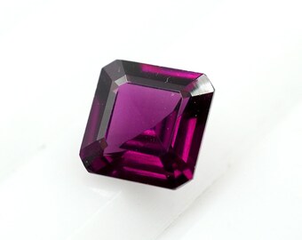 Natural Rhodolite Garnet: Octagon Cut Purple Gemstone, 3.00 Cts