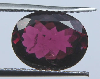 2.80 Carat Pink Tourmaline Gemstone, Oval Cut (10x8x4.5 mm)