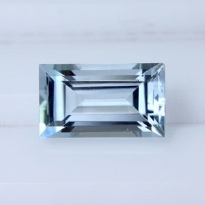 4.35 ct Sky Blue Aquamarine Gemstone: Baguette Faceted Loose Gem (13x7x5 mm)