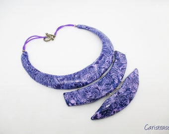 Collier plastron à plusieurs rangs mauve en pâte polymère