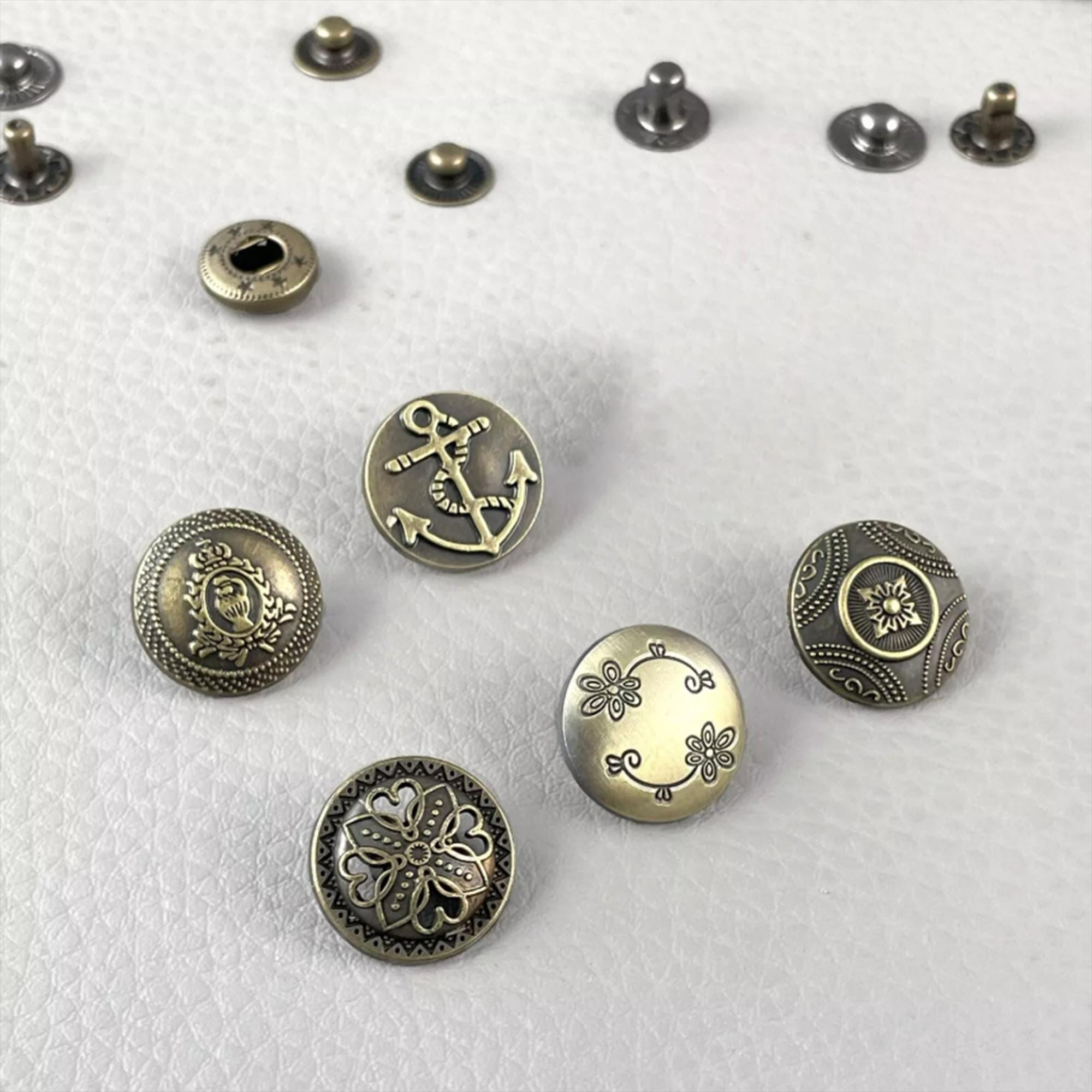 Lot De 50 Boutons Pression Métal (25 Argenté + 25 Bronzé) 10mm Avec Outil 4 Pièces - Neuf - Fabriqué En France
