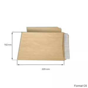 Pode incluir: Uma pilha de envelopes de papel castanho, com dimensões de 22,9 cm de largura e 16,2 cm de altura. Os envelopes são de cor castanho claro e estão rotulados como Formato C5.