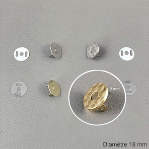 Puede incluir: Cierres magnéticos redondos en tonos plateados y dorados. La imagen muestra varios cierres con un diámetro de 18 mm, y un primer plano de un detalle de 2 mm. Adecuados para proyectos de costura y manualidades.