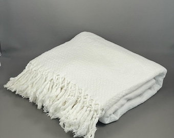 Damask fringed throw/sofa coverlet – bedspread 210 x 180 cm