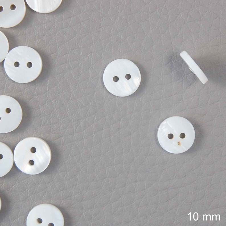 Akoya white mother-of-pearl button 10, 13, 15, 20 or 25 mm decreasing price 10 mm