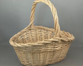 Vintage wicker basket with handle, 35 x 29 cm