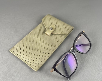 Soft glasses case, vintage-style faux leather pouch