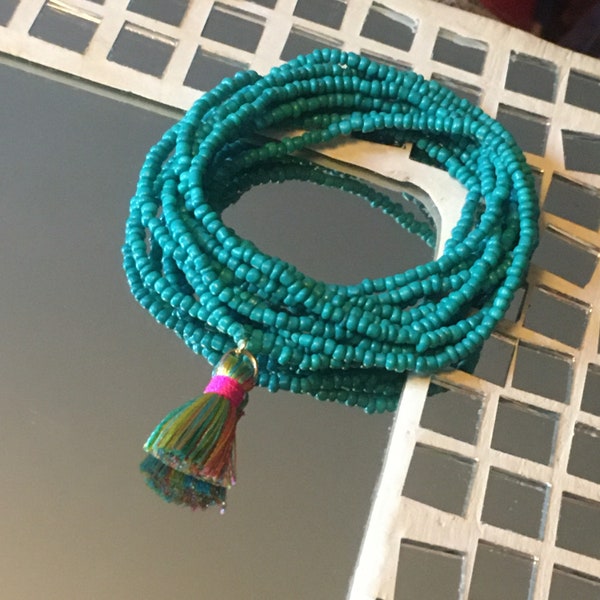 Bracelet pompon multirangs wrap bleu vert turquoise, teal/canard en rocaille et multicolore vif, extensible, bohème