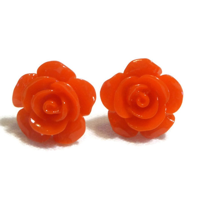 Rose-shaped flower earrings in red resin, retro-romantic image 2