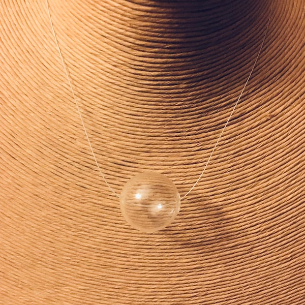 Collier invisible bulle/globe transparente et creux en verre soufflé sur câble ultra fin, pureté, minimaliste, zen