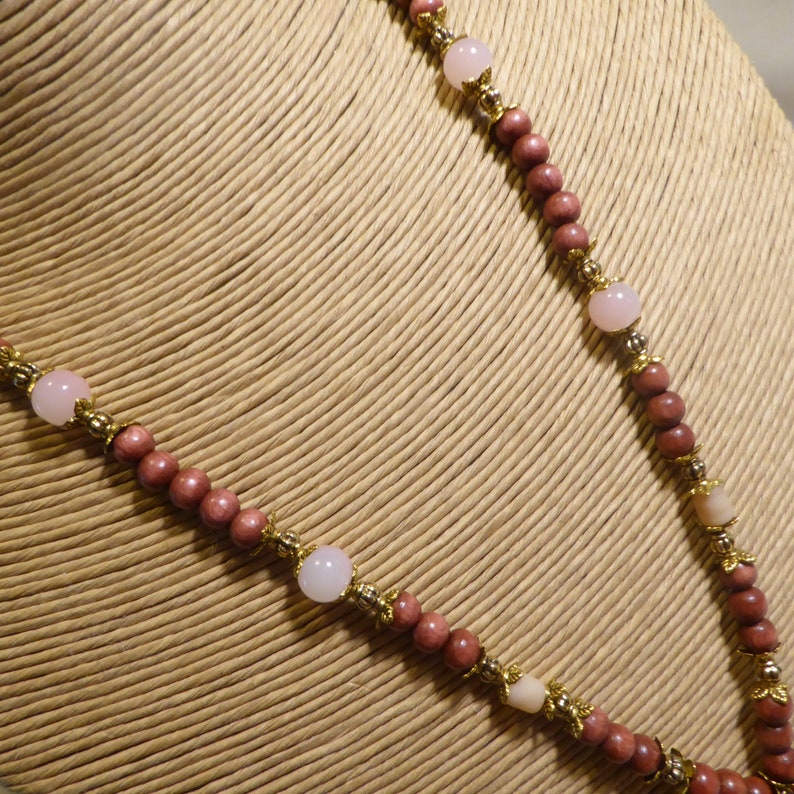 soft glass beads delicate orange pink and old gold Pompom necklace in rosewood boho boho silk Pompom provided Baroque