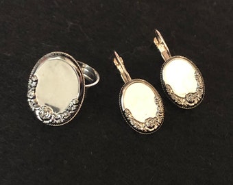 Bague et boucles d’oreilles argentées à base de cabochons façon miroir à bords fleuris en verre de Bohême vintage authentique, années 20