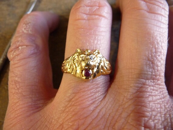 Gold ring lion ring yellow gold ring lion head Simba with ruby in the mouth and diamond eyes Jewellery Rings Midi Rings 