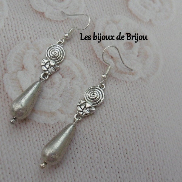 Boucles d'oreilles en perles gouttes tchèques argenté et intercalaires en métal argenté