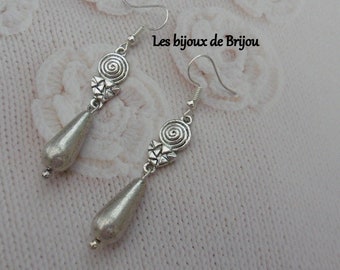 Boucles d'oreilles en perles gouttes tchèques argenté et intercalaires en métal argenté