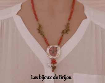 Collier mi-long, pâte polymère, os cinabre,rouge, beige, bronze, feuilles, fleur, oiseaux