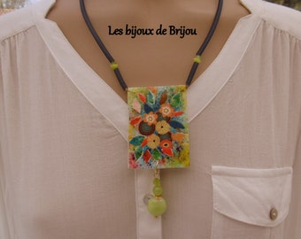 Bouquet de fleurs - Collier pendentif en pâte polymère fleuri, perle de verre vert anis