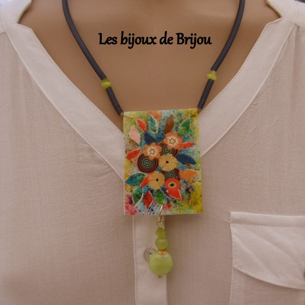 Bouquet de fleurs - Collier pendentif en pâte polymère fleuri, perle de verre vert anis