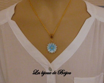 collier pendentif marguerite bleu en métal émailé