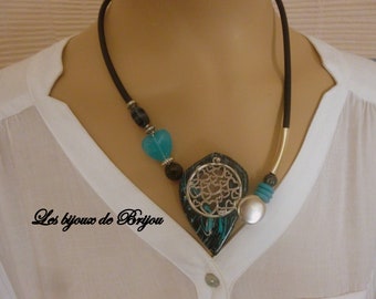 Collier, pâte polymère, bouton, métal argenté, perles de verre, turquoise, bleu argenté, noir