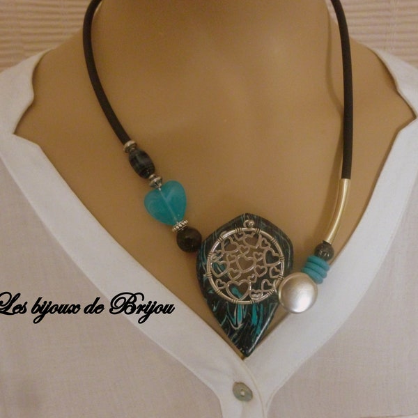 Collier, pâte polymère, bouton, métal argenté, perles de verre, turquoise, bleu argenté, noir