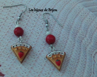 Une part de gateau aux fraises ? - Boucles d'oreilles gourmandes, rouge, caramel et blanc