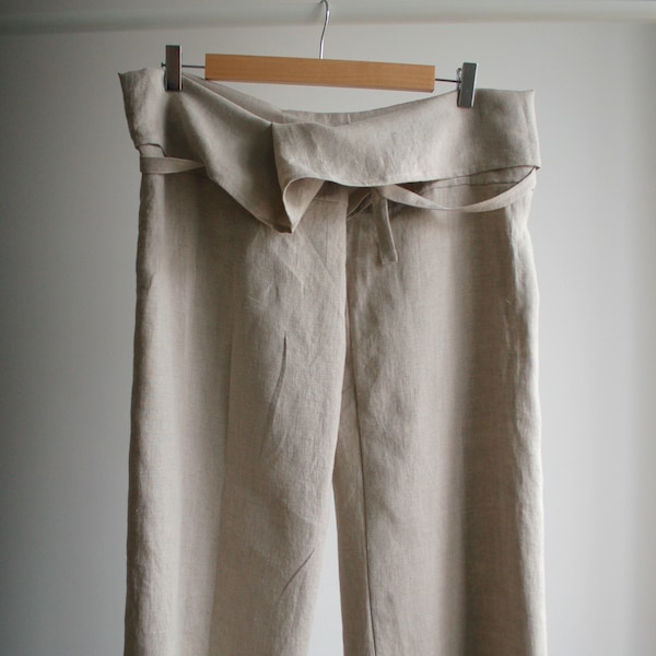 Pantalon de pêcheur thaïlandais pour enfants. Pantalon thaïlandais pour enfants en lin naturel. Pantalon cache-cœur en lin pour fille et garçon.