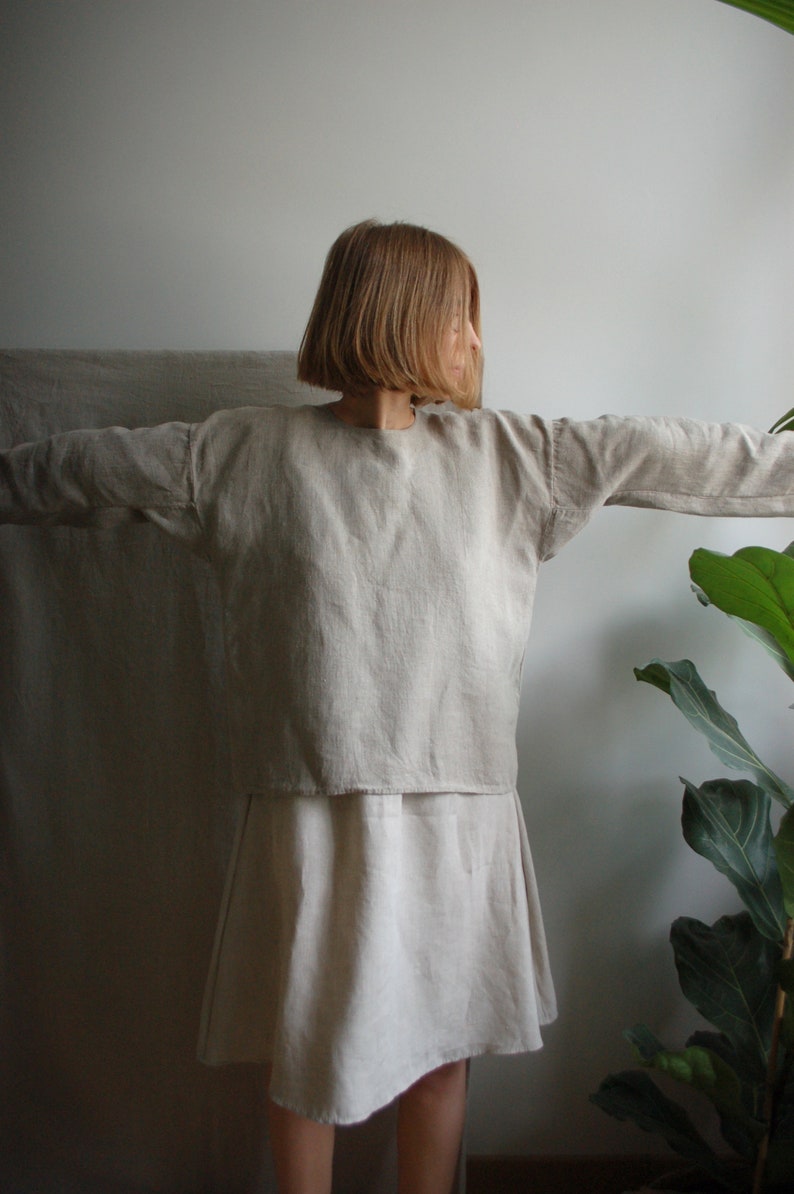 Kimono top from Lithuanian linen. Heavy weight linen kimono shirt for men and women. Relaxed undyed linen top. Handsewn flax linen shirt. image 2