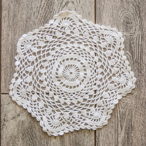 Dentelle ronde vintage, napperon vintage français, shabby chic ancien, application ornementation dentelle au fuseau, fourniture attrape rêve