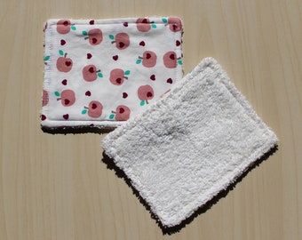 Washable wipe "small" - 8.5 x 11 cm - Apple and heart pattern