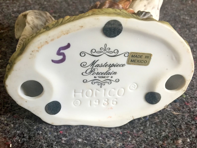 Mexico NO BOX Homco Squirrel in Hollow Log