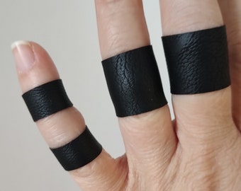 Anillo de piel sintética negra mate, pequeño anillo elástico, para cubrir tatuajes góticos, anillos negros, unisex, estilo punk rock, para adolescentes y adultos, personalizado.