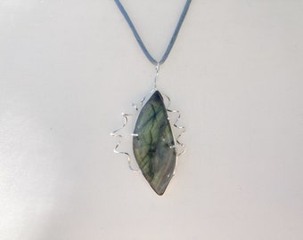 Labradorite and sterling silver pendant