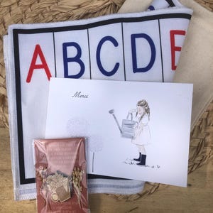 Coffret Merci Maitresse Montessori, cadeau fin d'année, pin's arrosoir, carte à personnaliser, matériel pédagogique, frise alphabet tissu