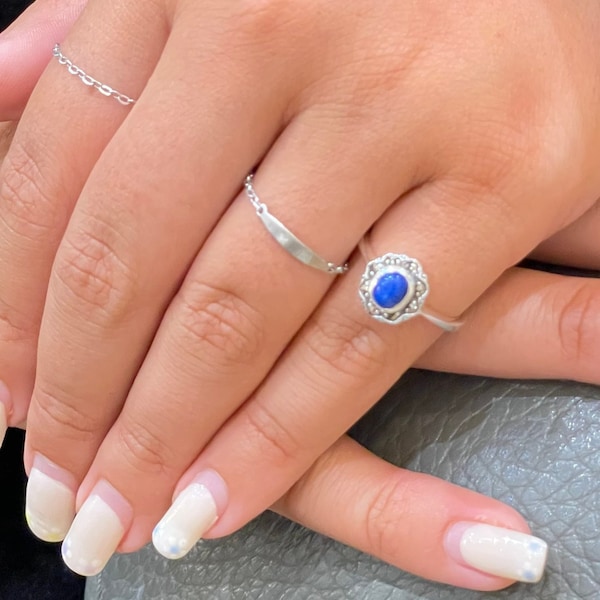 Bague fleur en argent sertie d'un lapis lazuli et marcassites