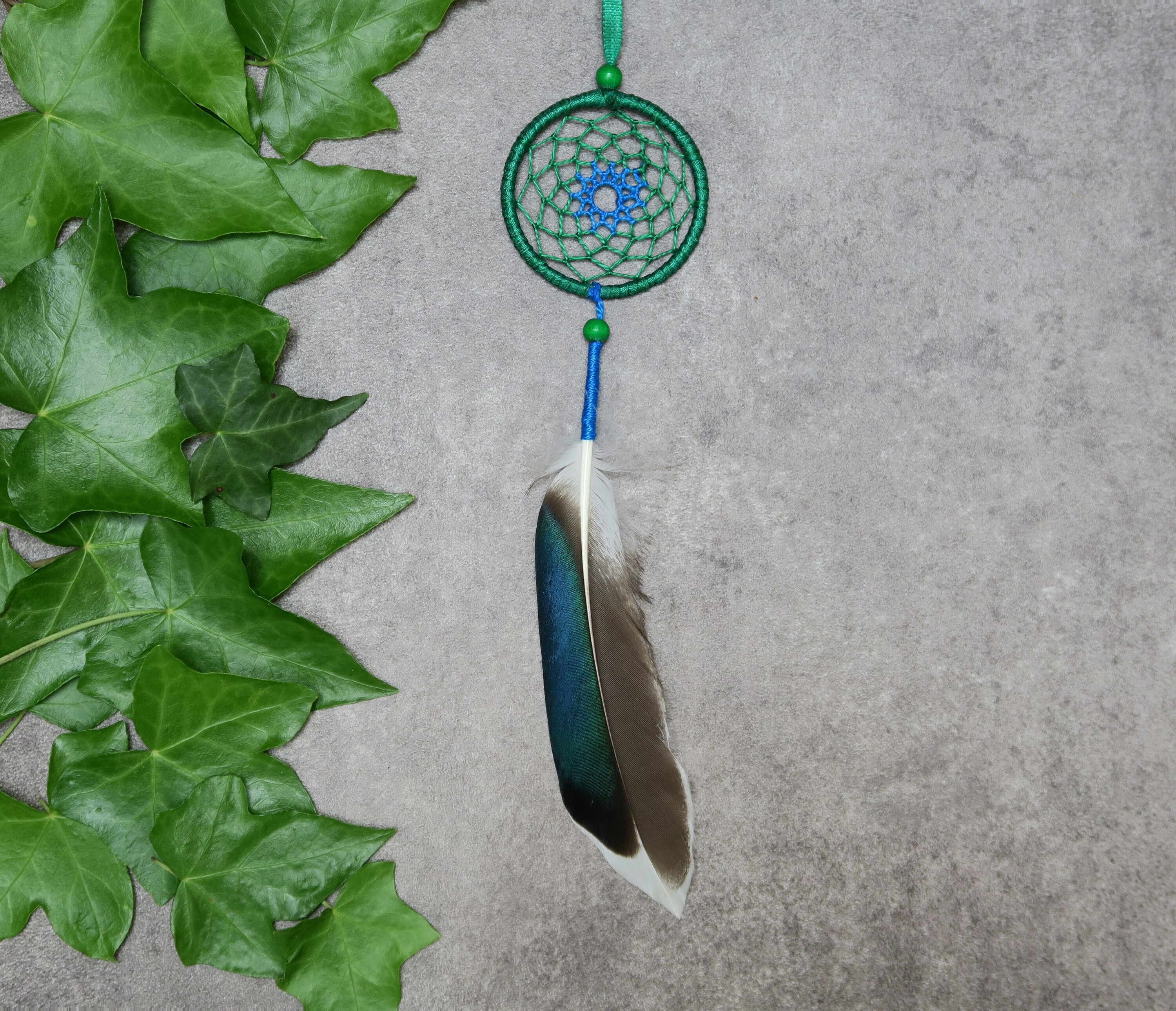 Attrape Rêves Pour Voiture, Mini Capteur de Plume Naturelle Bleue, d'origine Ethique, Cadeau Unique