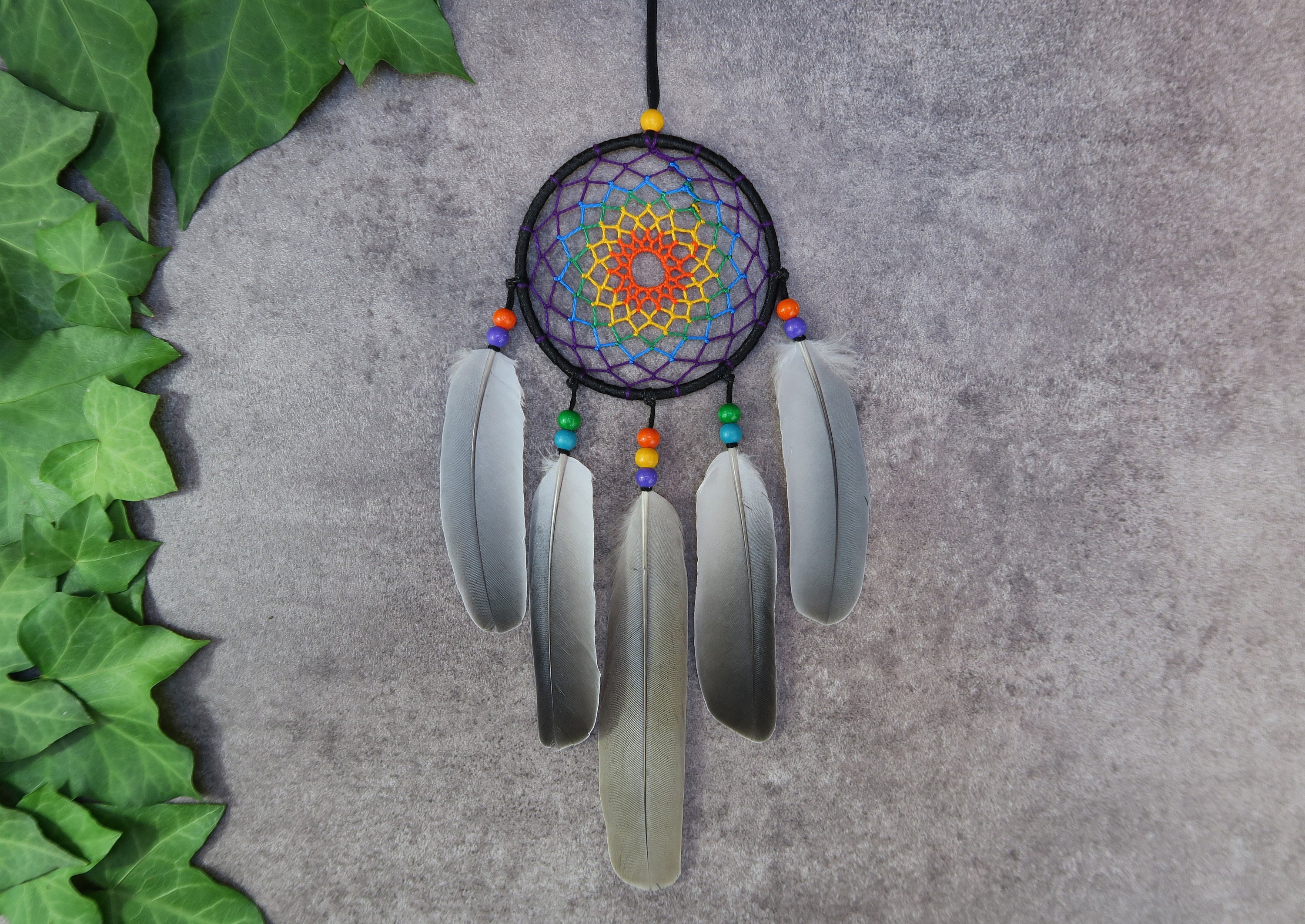 Petit Attrape Rêves, Capteur de Rêves Pour Voiture, Mini Dreamcatcher Gris, Plumes Naturelles d'orig