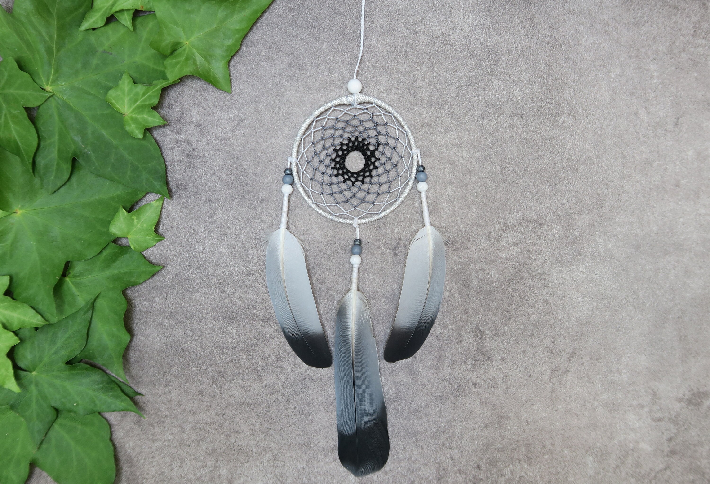 Petit Attrape Rêves Plumes Naturelles, Mini Capteur de Pour Voiture, d'origine Ethique, Cadeau Uniqu