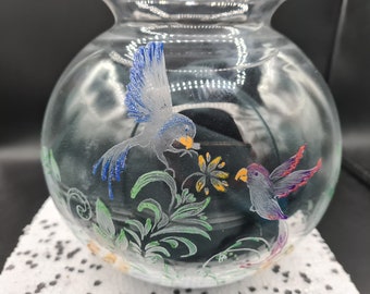 vase boule motif oiseaux en gravure sur verre et surlignés en peinture, personnalisable