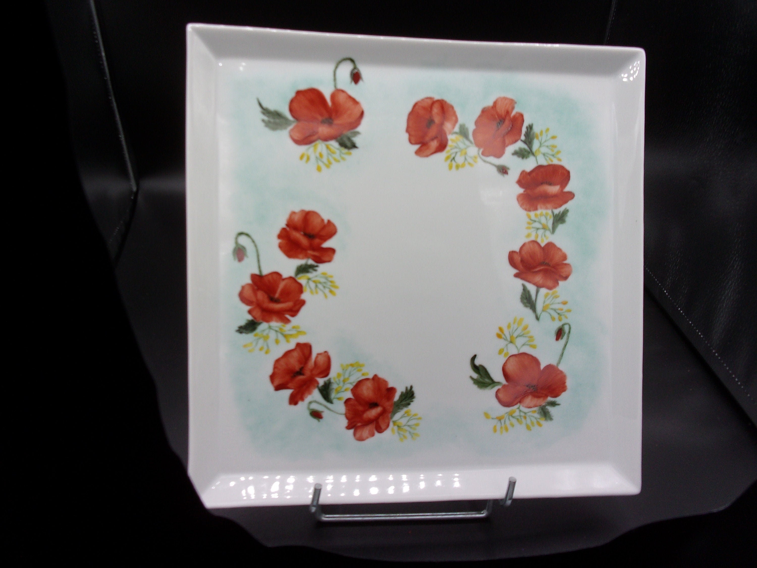 Plat en Porcelaine Motifs Coquelicots, Personnalisable