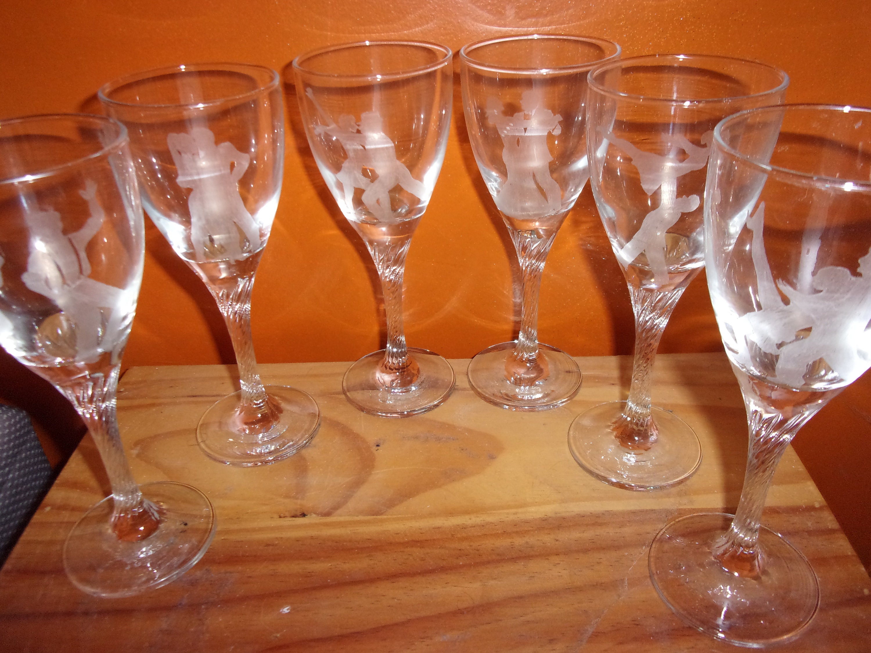 6 Verre à Vin en Gravure sur Motifs Danseurs, Personnalisables